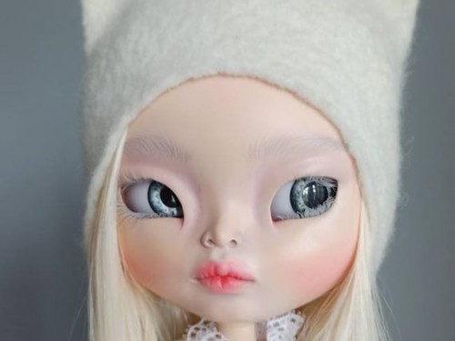 Sold out !!! Blythe doll. Custom Blythe doll. Sculpted Blythe doll. Blythe albino girl. Blythe Asian girl. by SnowflakeBlythe