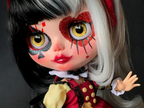 OOAK Custom Blythe doll Chloe a handmade doll with a glitter poker-face makeup by Pizquita Dolls