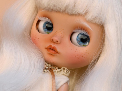 Full Custom OOAK TBL fake Blythe Doll – with stock body – Bianca by Bananadolls