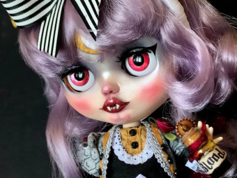 Custom Blythe doll with Display box, Jenika a handmade doll and a silver lantern with light, a vampire doll by DollsChispita