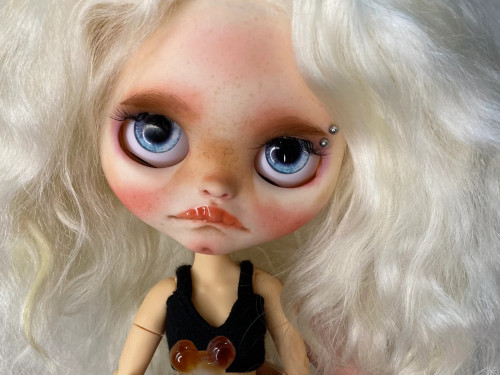 Custom Blythe Doll by EseniaBlytheShop