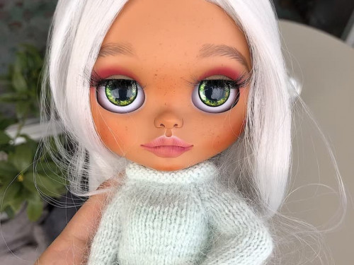 Custom Blythe doll by BananaLo