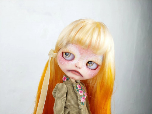 Custom Blythe upset girl by AlinariShop