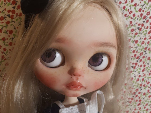 Alice in Wonderland – custom Blythe doll by Littleioiosdolls