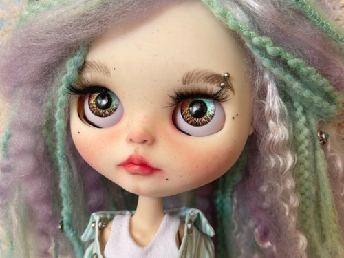 Blythe doll custom tbl with dreadlocks by KattySuzume