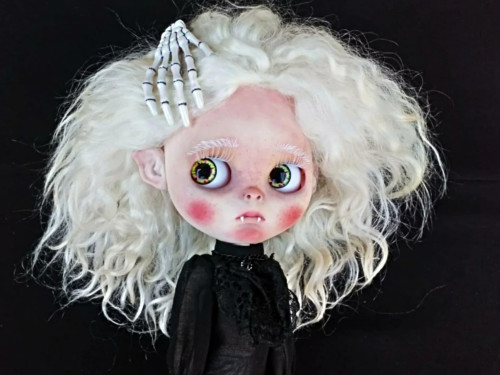 Custom Blythe Doll – Vampire by TsarinaUKStudio