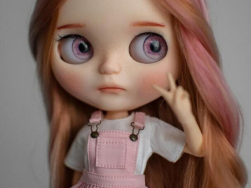 Nina – Custom Blythe Doll by UnnieDolls