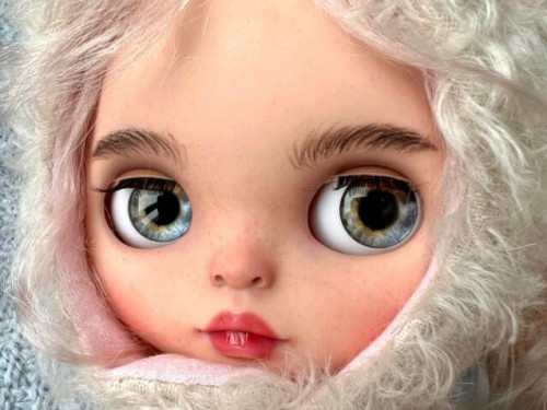 Anna Custom Blythe Doll by BlytheBespoke