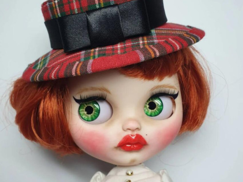 MONA – Custom Blythe doll OOAK by BlackOrchidDolls