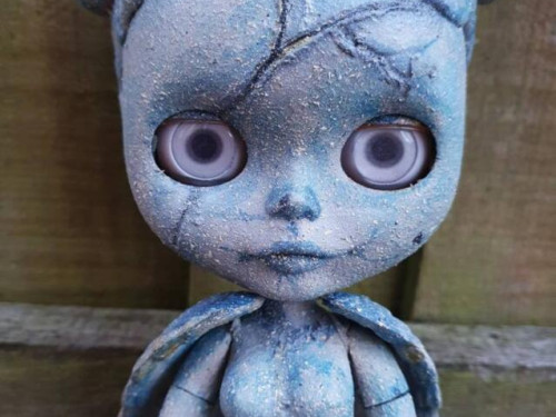 Customised angel statue blythe doll by BlytheObsession