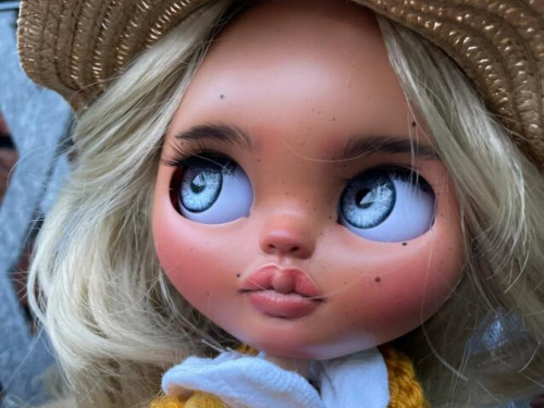 HAZEL – Custom Blythe Doll by BlythedollsbyDanidi