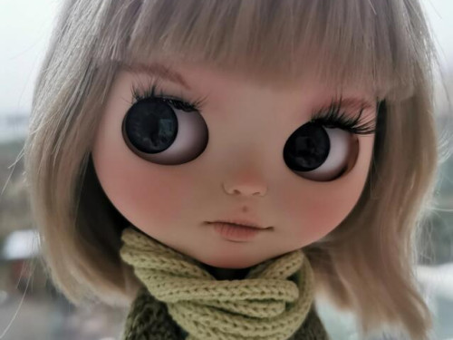Mona – Custom Blythe Doll by heijudolls