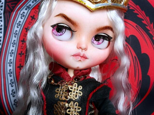 Custom Blythe Doll: Queen Rhaenyra Targaryen by NebulaOOAKDolls