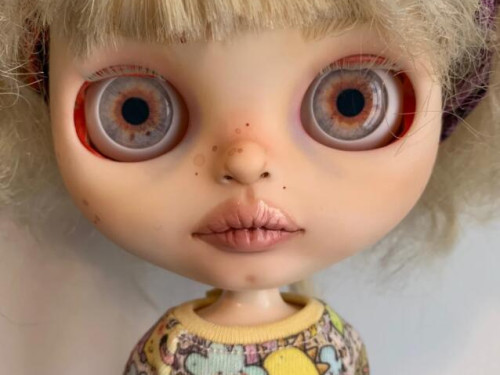 Alika – Custom Blythe doll by FancyBambolette