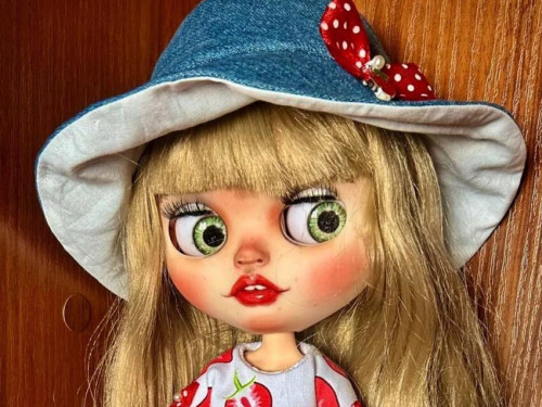 Custom Blythe Doll OOAK Nana by DollsByTzetzka