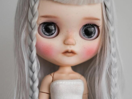 Eri – Custom Blythe Doll by UnnieDolls