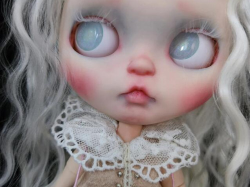 Pale Princess Blythe doll by artbycarla