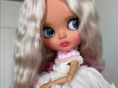 Lily – Custom Blythe Doll by collectibleblythe