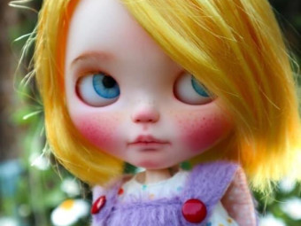 Daisy Yellow, custom original Blythe doll by LittleMatildaAtelier