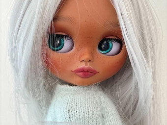 Custom Blythe Doll by BananaLo
