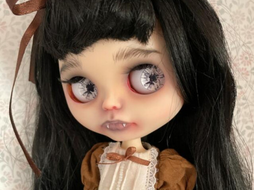 Vampire Blythe doll by MisiaDolls