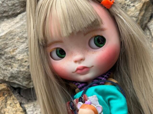 Cléo – Custom Blythe Doll by LittleDollsByIza