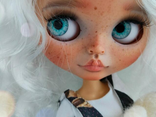 Custom Blythe Doll by GoodWorkRoom