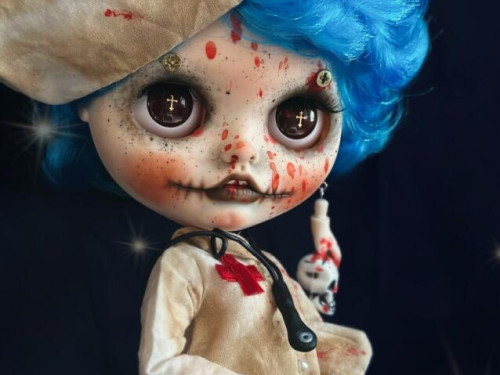 Blythe doll crazy doctor with blue hair by VDexlusive