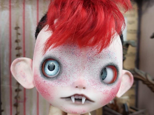 Custom Blythe boy vampire by AlinariShop