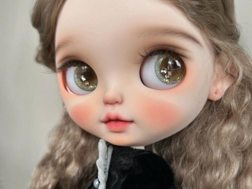 Custom Blythe Doll by DollUniverseCo