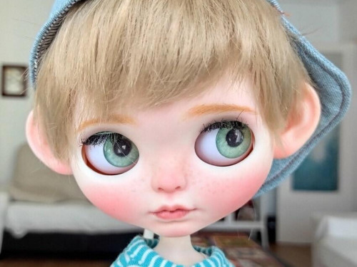 Guille Custom Blythe Doll by Blythfulldolls