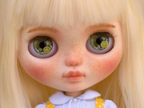 Custom Blythe Doll – Limoncia by Bananadolls