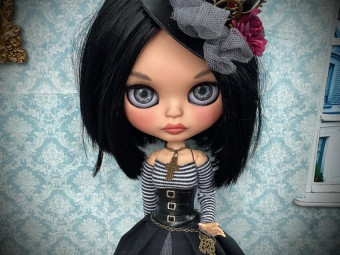 Lilith extravagant custom Blythe doll by FABBLED