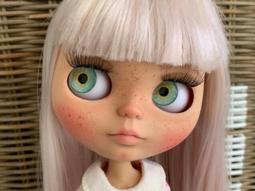 Custom Blythe doll by DaisydollsbyMonique
