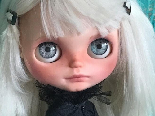 Custom Blythe Doll by PetiteAppleShop