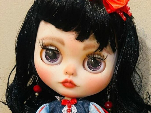 Snow White – Custom Blythe Doll by MyMagicalBlytheWorld