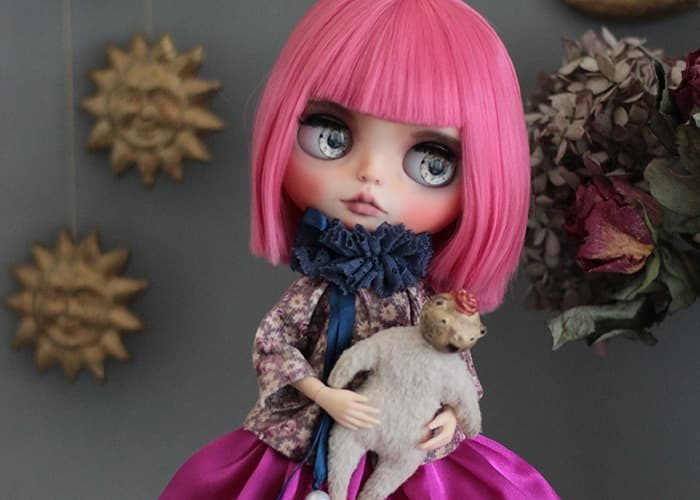 KatiBlythe is the brand name of Ekaterina Nekrasova, a Blythe doll customizer from Lithuania. Learn more about her on DollyCustom.