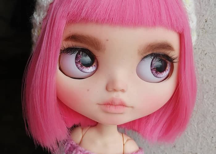 ollidolliblythe is the brand name of Olga Belokon, a Blythe doll customizer from Russia. Learn more about her on DollyCustom.