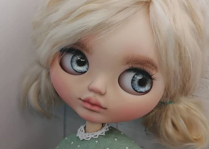 ollidolliblythe is the brand name of Olga Belokon, a Blythe doll customizer from Russia. Learn more about her on DollyCustom.